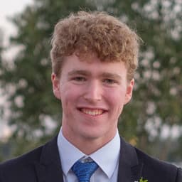 Samuel, tutor offering online and in-person lessons at KIS Academics