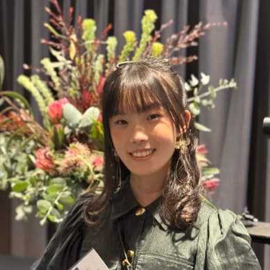 Yoyo, tutor offering online and in-person lessons at KIS Academics
