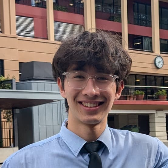 Profile photo of Kyan, tutor offering online and in-person lessons at KIS Academics