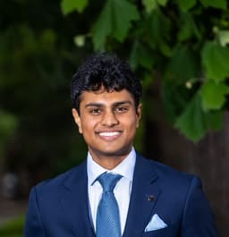 Aaron, tutor offering online and in-person lessons at KIS Academics