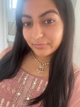 Riya, tutor offering online and in-person lessons at KIS Academics