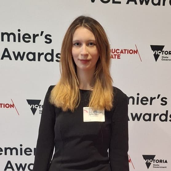 Profile photo of Jen, tutor offering online and in-person lessons at KIS Academics