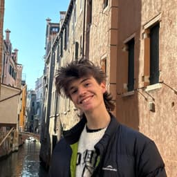 Jet, tutor offering online and in-person lessons at KIS Academics