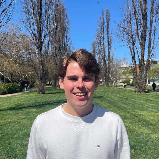 Profile photo of Joshua, tutor offering online and in-person lessons at KIS Academics