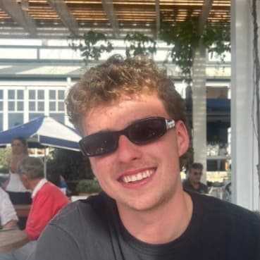 Liam, tutor offering online and in-person lessons at KIS Academics