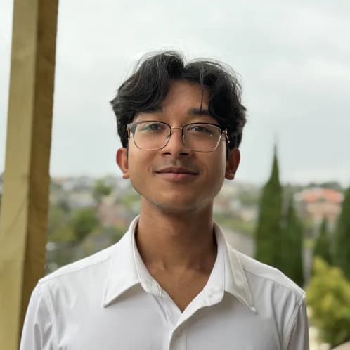 Ahnaf, tutor offering online and in-person lessons at KIS Academics