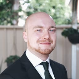 Samuel, tutor offering online and in-person lessons at KIS Academics