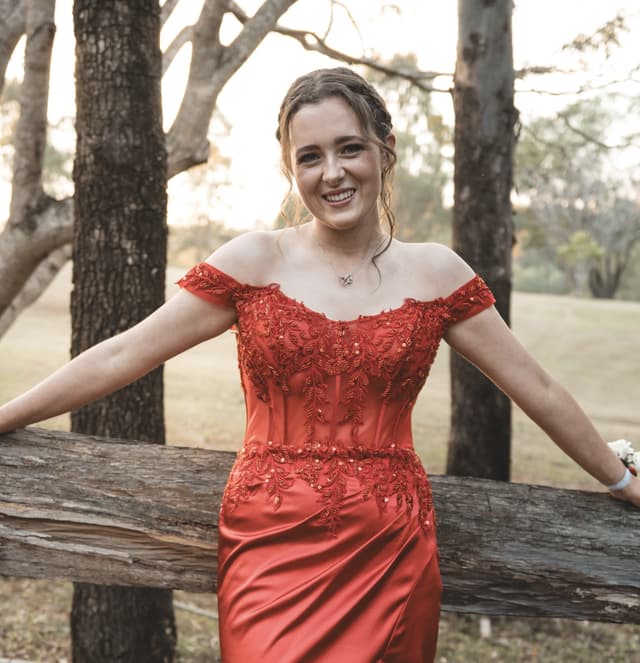 Profile photo of Skyla, tutor offering online and in-person lessons at KIS Academics