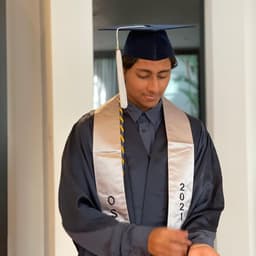 Karven, tutor offering online and in-person lessons at KIS Academics