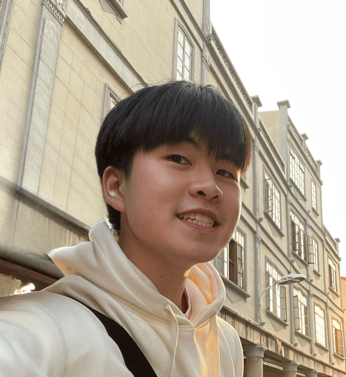 Isaac, tutor offering online and in-person lessons at KIS Academics